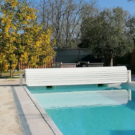 La Resiniere Bed and Breakfast Salles  Exteriör bild